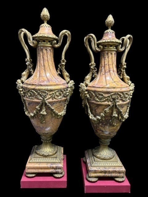 Paire De Grands Vases De Château En Marbre Et Bronze Doré 19ème ( 80 Cm )-photo-2