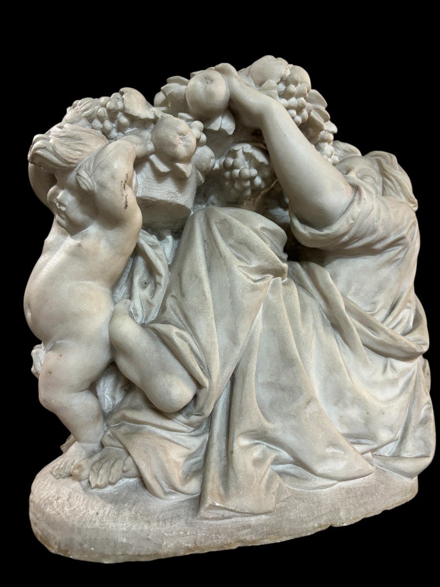 Sculpture « Femme Et Putti Portant Des Corbeilles De Fruits » En Marbre De Carrare 19ème.-photo-2