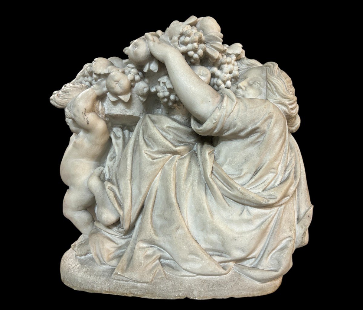 Sculpture « Femme Et Putti Portant Des Corbeilles De Fruits » En Marbre De Carrare 19ème.