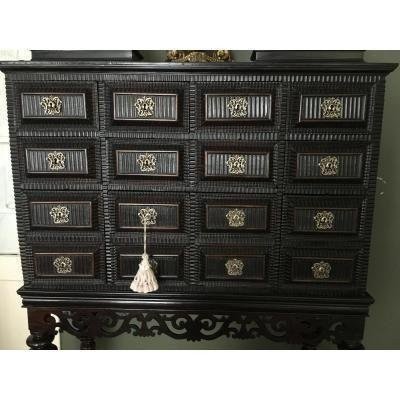 18th Century Portuguese Cabinet.-photo-4