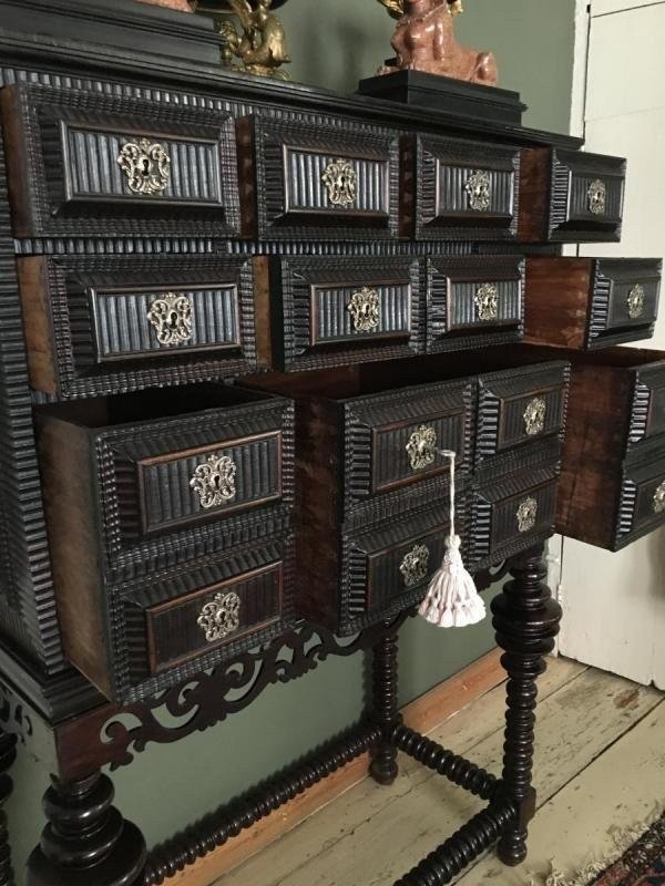 18th Century Portuguese Cabinet.-photo-5