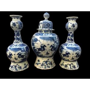 Delft Vases Dating From Around 1675. H: 46 And 42 Cm.