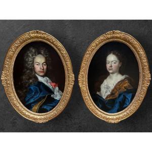 Pair Of Oval Portrait Paintings "nobles" 18th Century.