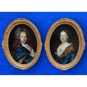 Pair Of Oval Portrait Paintings "nobles" Oil On Canvas 18th Century.