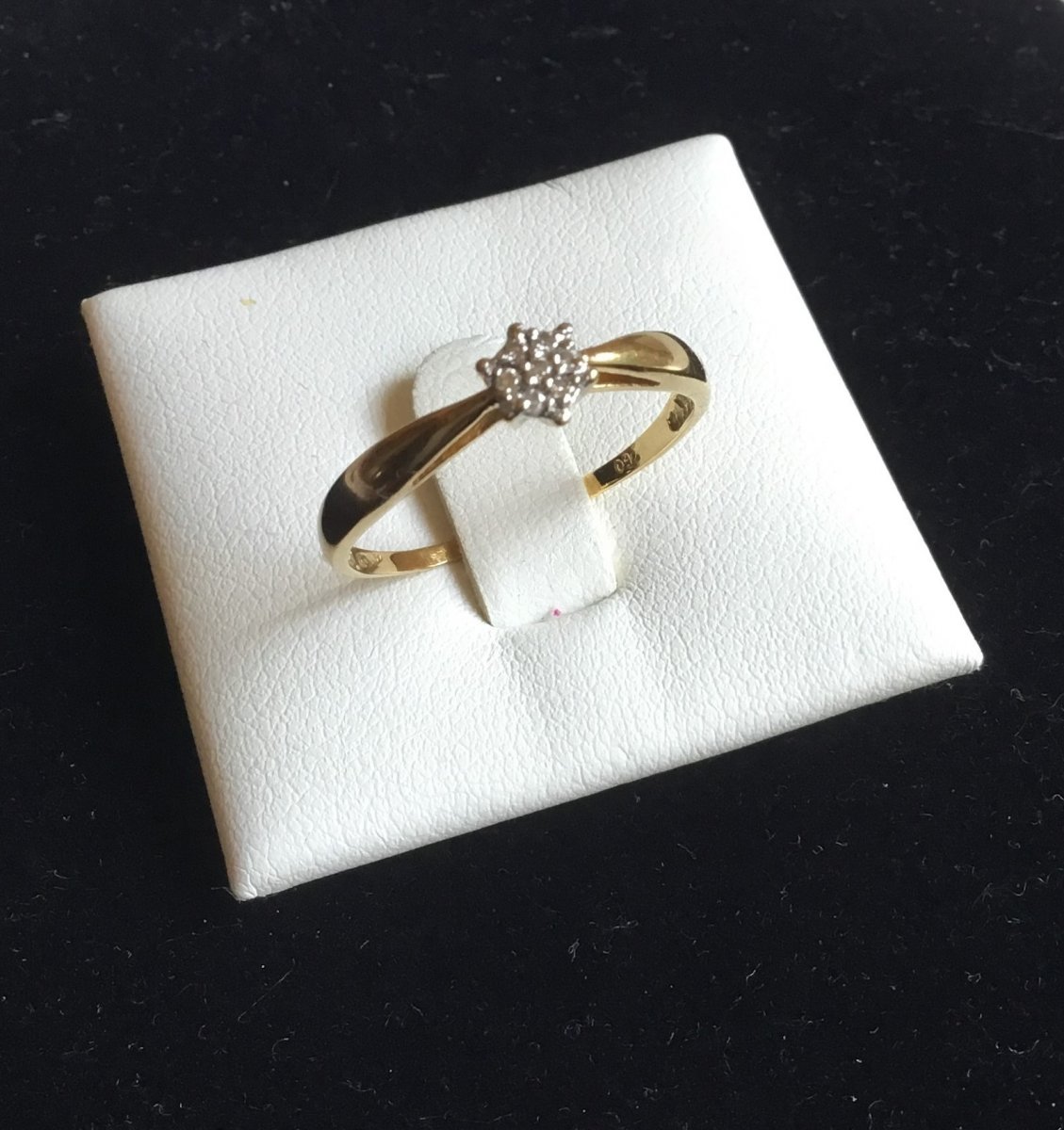 Gold And Diamonds Ring