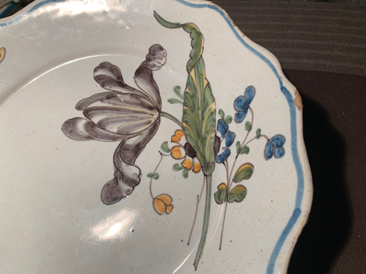 Nevers Earthenware - 18th Century - Tulip Plate, Signed-photo-2