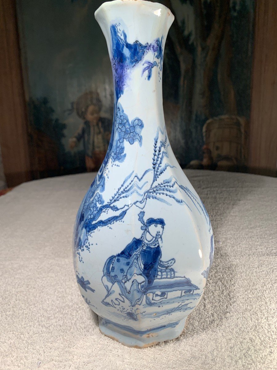 Nevers End Of The 17th Century - Vase With Chinese Decor