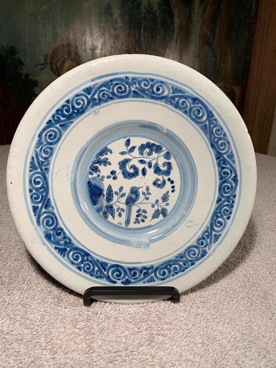 FAIENCE de NEVERS XVII ème siècle - Assiette à l'oiseau