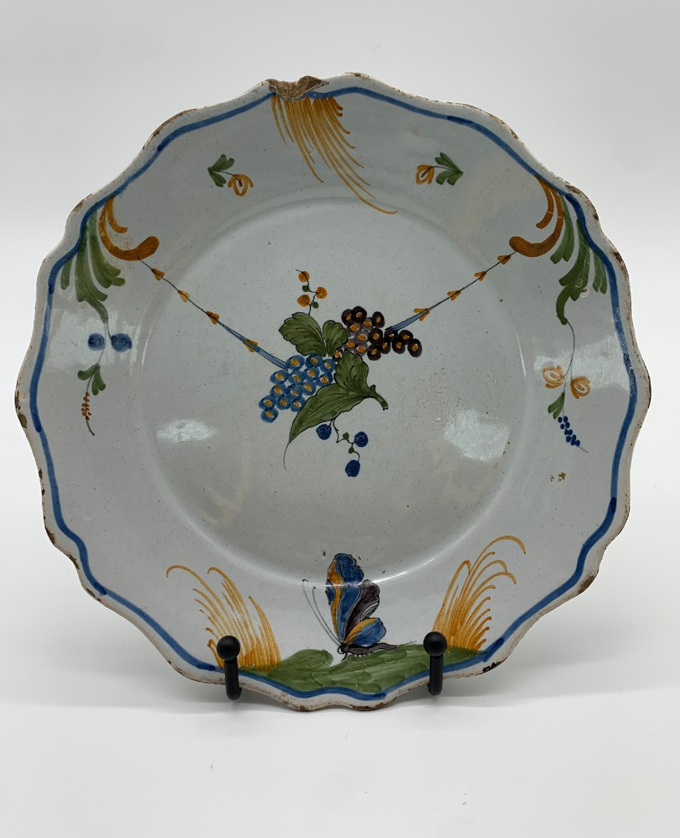 Nevers 18th Century - Bouquet Of Flowers And Butterfly On The Rim