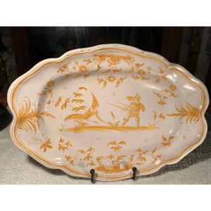 Moustiers - 18th Century - Oval Dish With 2 Grotesques