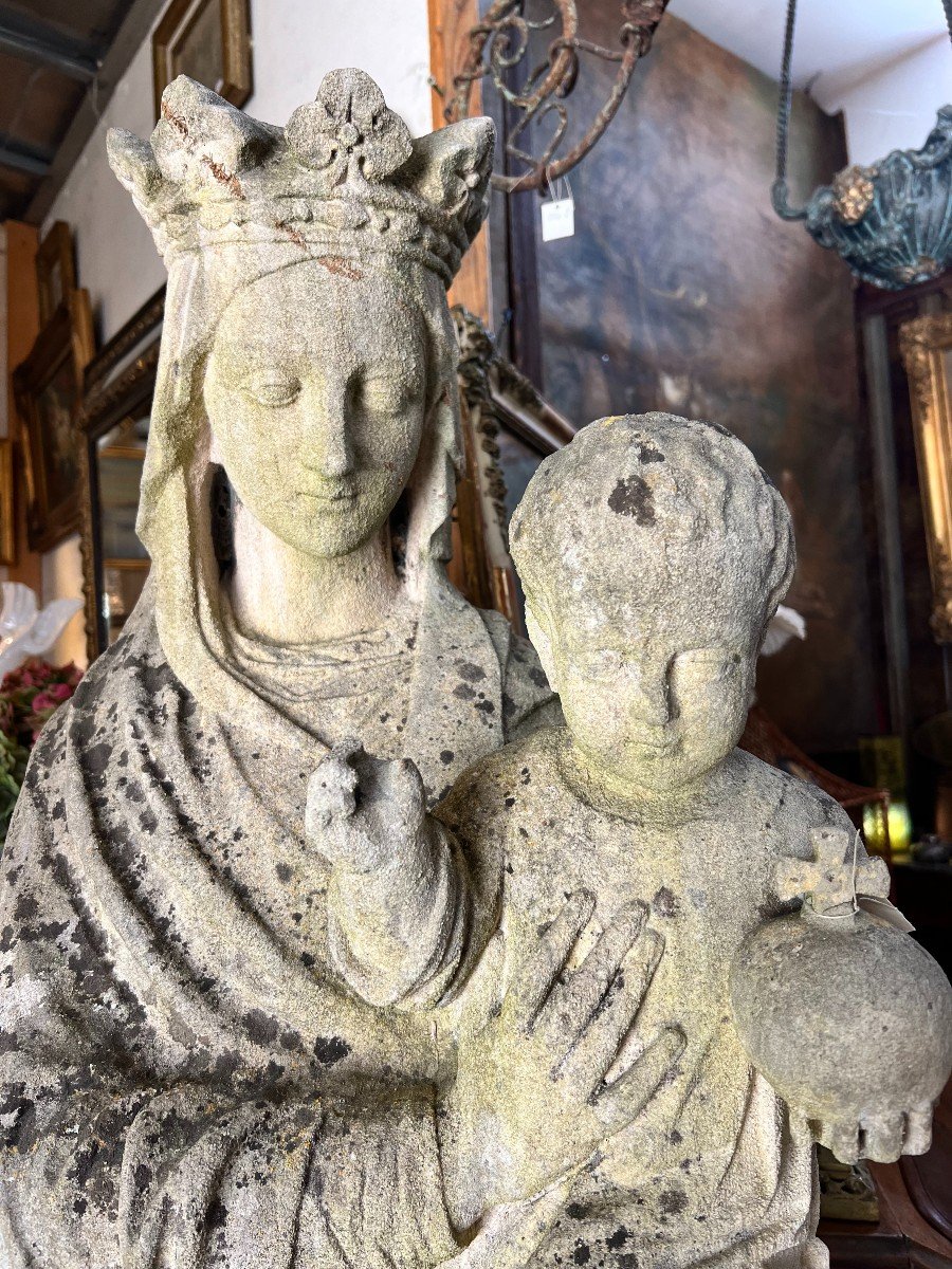 Statue d'une vierge à l'enfant en pierre-photo-2