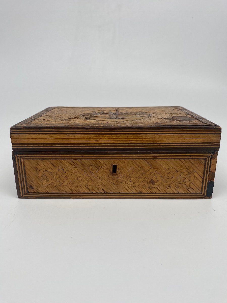 Straw Marquetry Box With Decor-photo-3