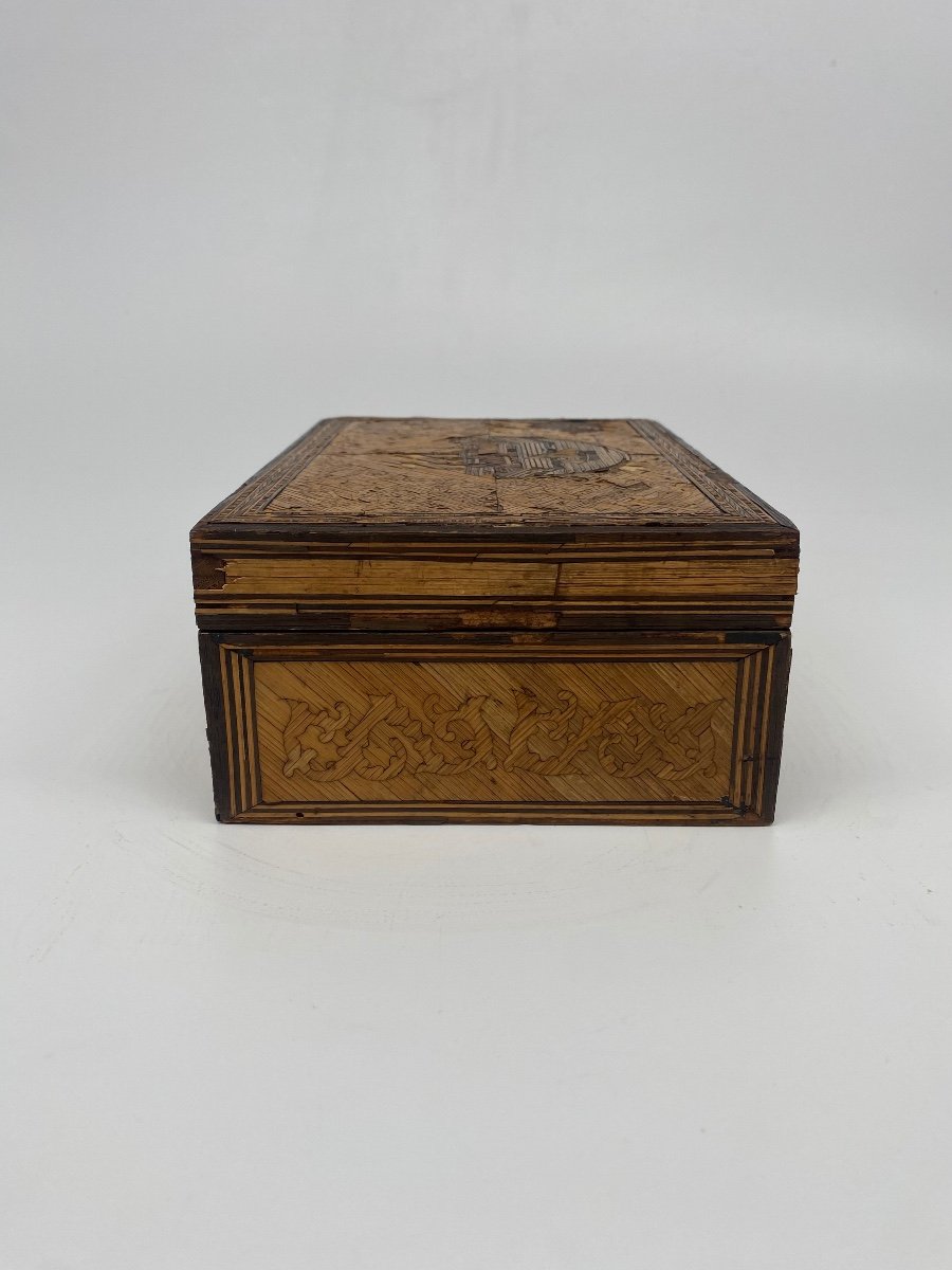 Straw Marquetry Box With Decor-photo-4