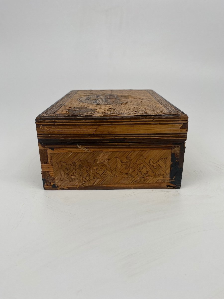 Straw Marquetry Box With Decor-photo-2