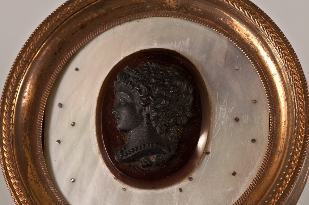 Cameo Head Of Woman In Profile In The Antique Miniature Portrait