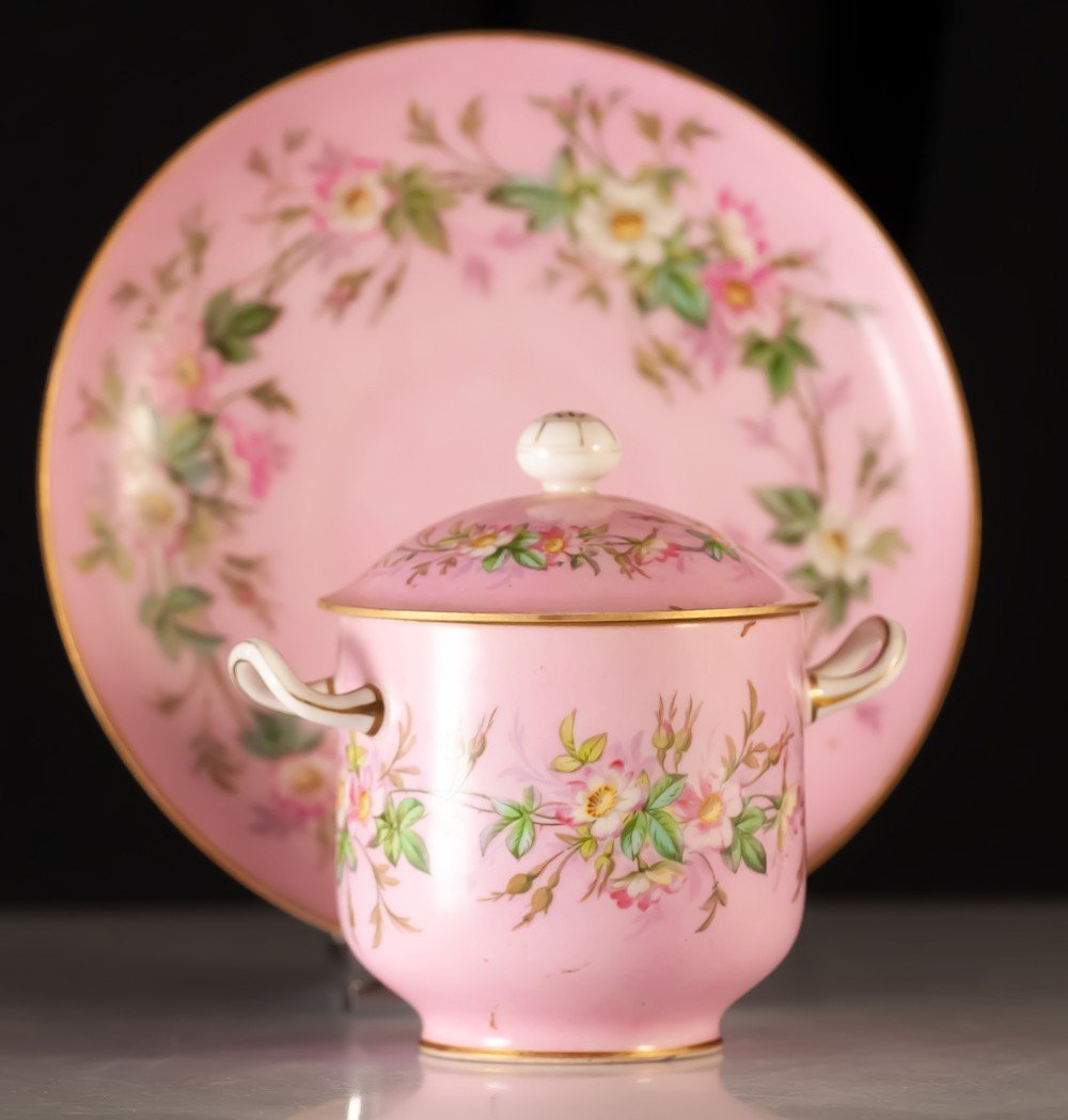 Sèvres 1865 : Tasse Couverte / Pot à Crème Couvert En Porcelaine