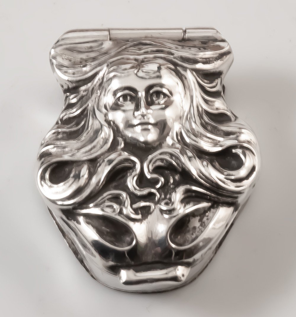 Boite à Pilules Argent Massif Art Nouveau Tête De Femme