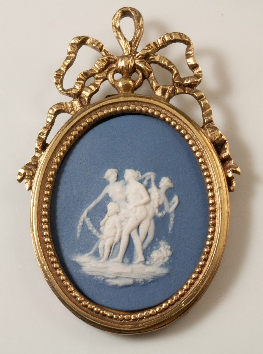 Sèvres Biscuit Plate Wedgwood Decor