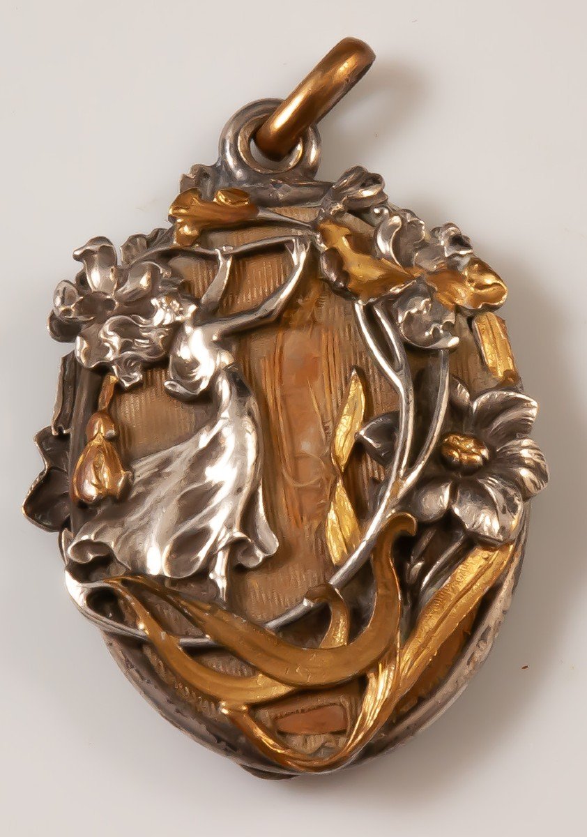 Art Nouveau Flower Woman Pendant-photo-2