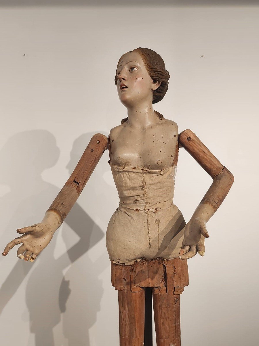 Wooden Mannequin-photo-3