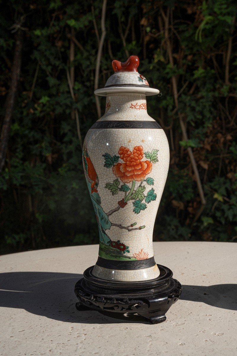 Paire De Vases Chinois à Décor De Scènes Végétales Et Animales -photo-3