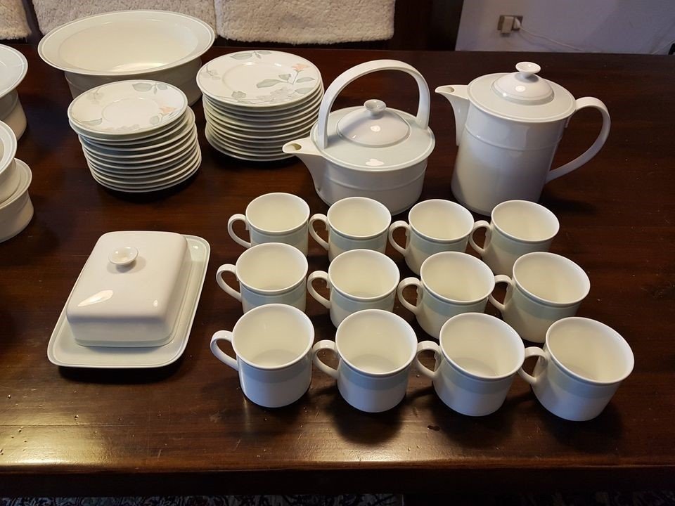 Villeroy & Boch Service For 12, Aria Rondo Model