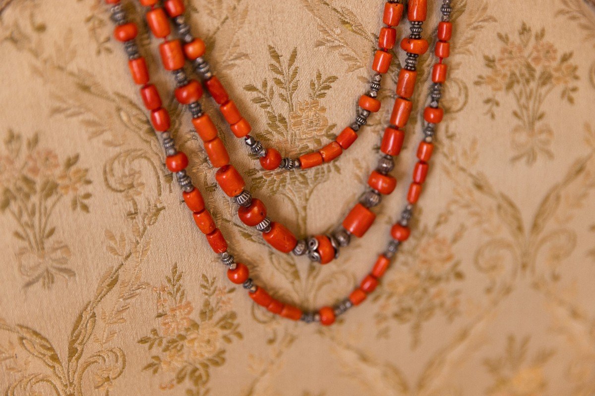 Coral And Silver Necklace -photo-1