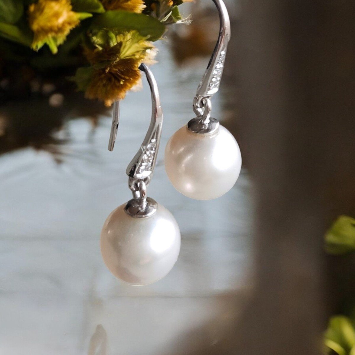 Elegant Australian Pearls And Diamond 18kt Gold Drop Earrings-photo-5