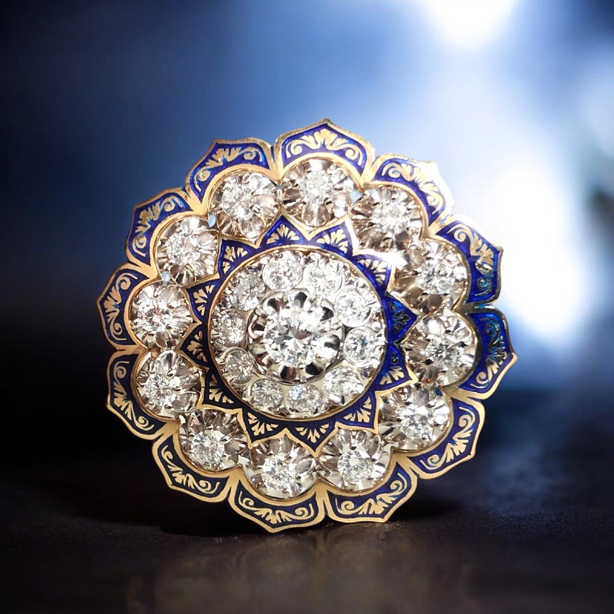 Lovely Two Colors 18kt Gold, Enamel And Diamond Brooche-photo-1