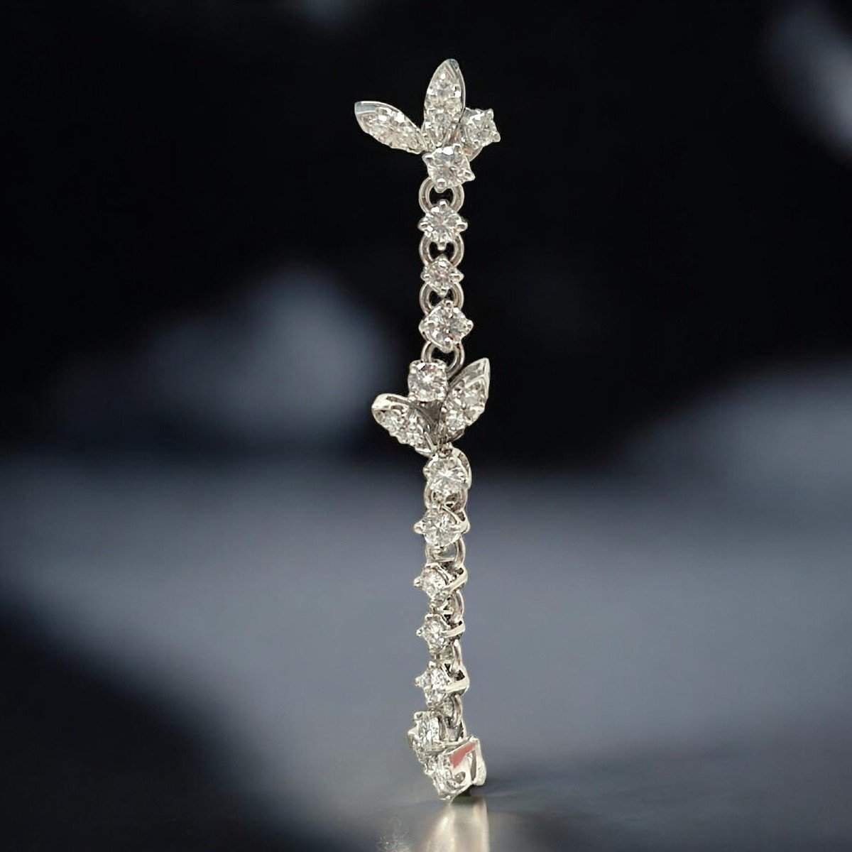 3.6 Ct Diamond Cascade Earrings In 18 Kt White Gold-photo-4