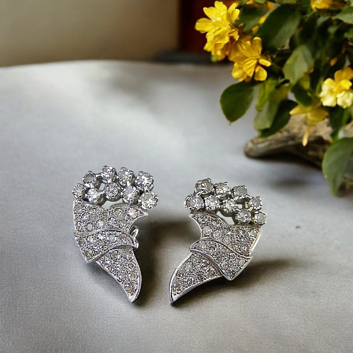 A Pair Of Art Deco Platinum 2.5 Ct. Diamonds Stud Earrings. C 1930-photo-2