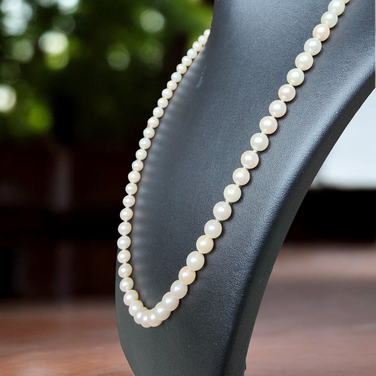 Cased Single Strand White Akoya Pearl Necklace With Diamond Set 18kt Gold Clasp-photo-2