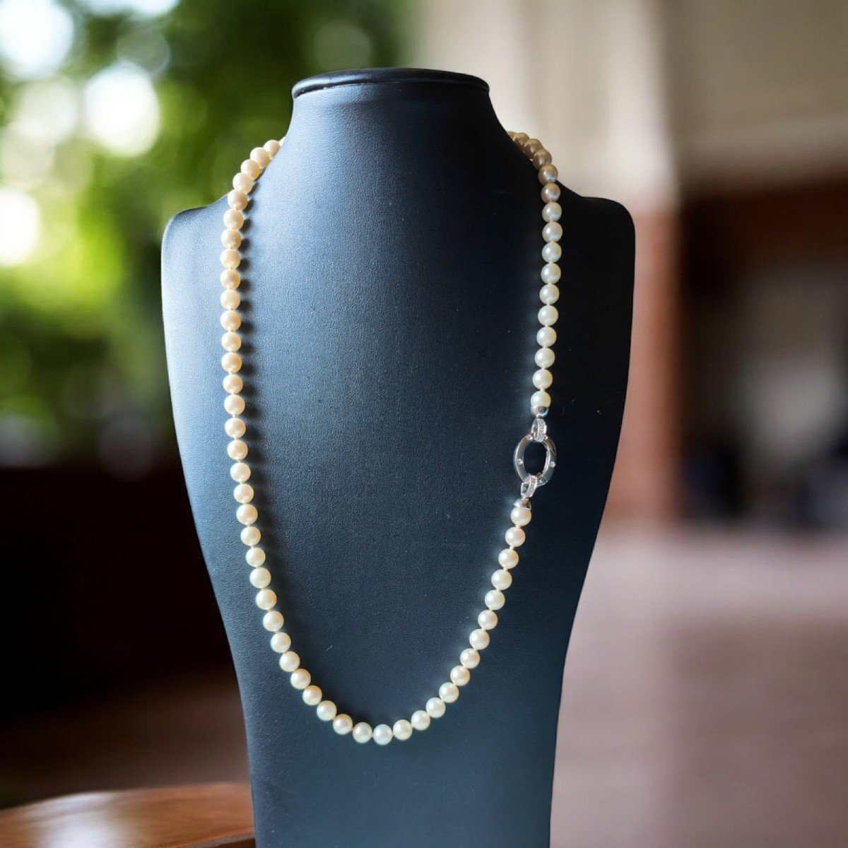 Cased Single Strand White Akoya Pearl Necklace With Diamond Set 18kt Gold Clasp