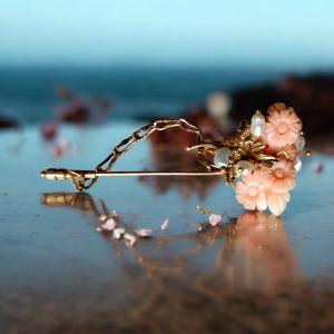 1960's Floral Carved Coral & Freshwater Pearls 18kt Gold Pin Brooch