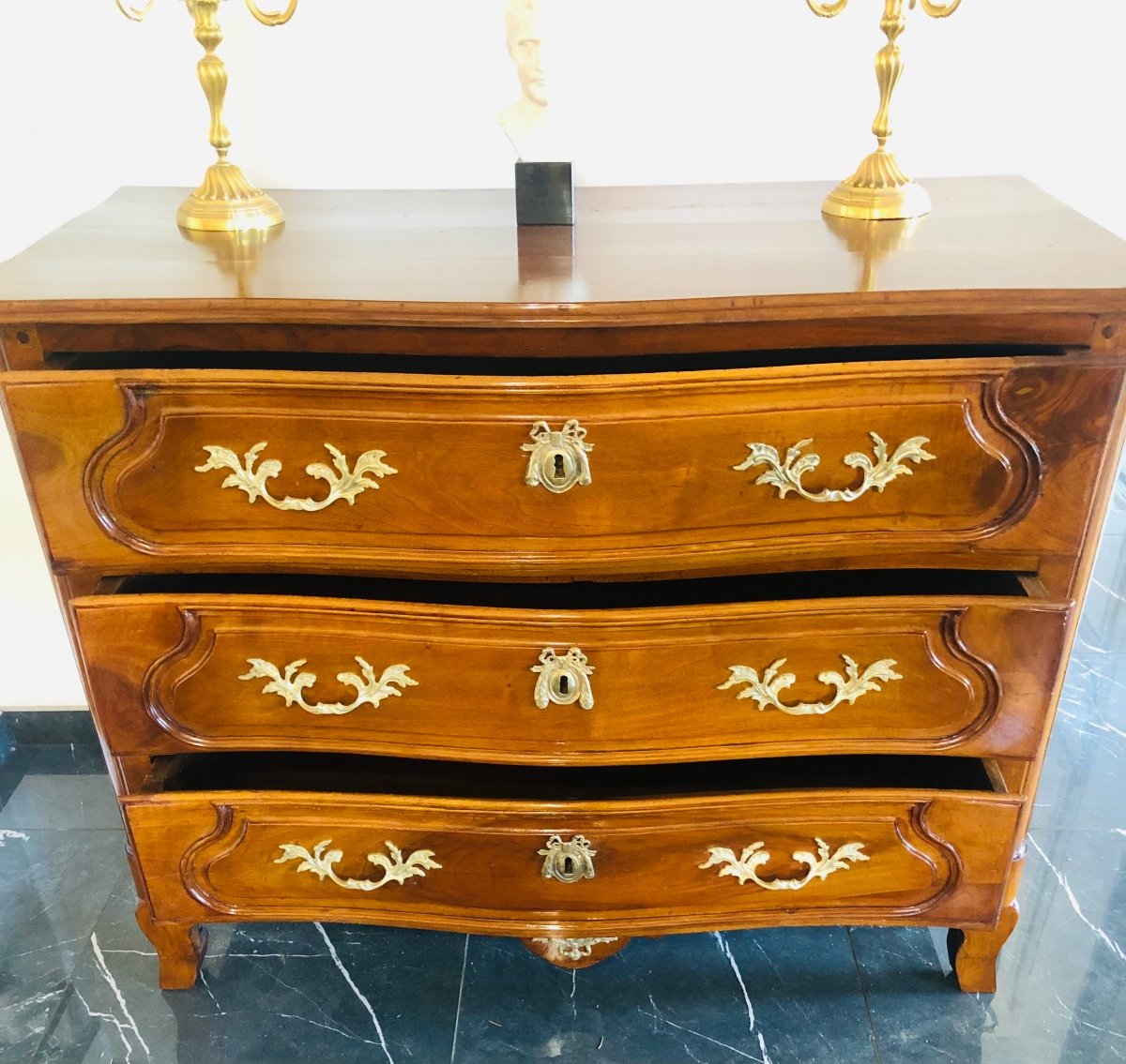 Commode Louis XV  Galbée D’époque En Noyer Massif -photo-4