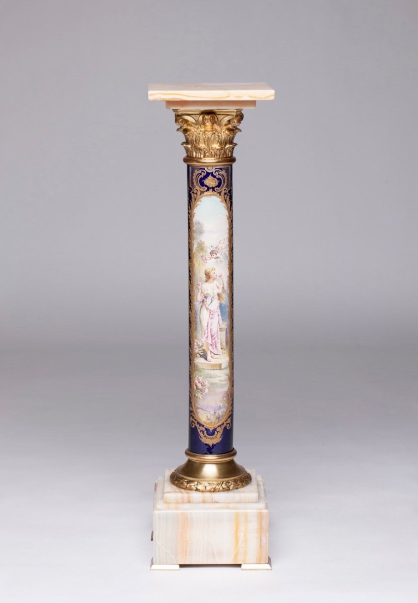 Guéridon PORCELAINE DE SEVRES BLEU COBALT MONTE ORMOLU ET ONYX Signé MAXANT 19ème Siècle