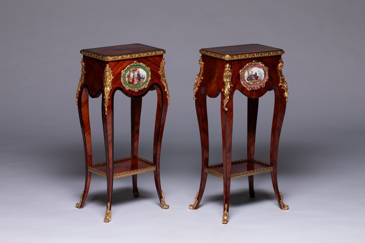 Paire De Tables d'Appoint De Style Louis XV