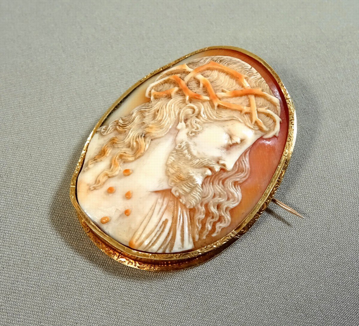 Portrait Of Christ In Engraved Shell Cameo, Very Nice Work, Frame In Ornate Gold, XIXth Century-photo-2