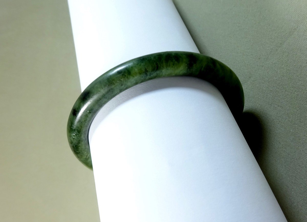 Old Round Section Spinach Green Jade Bracelet, 19th Century-photo-4