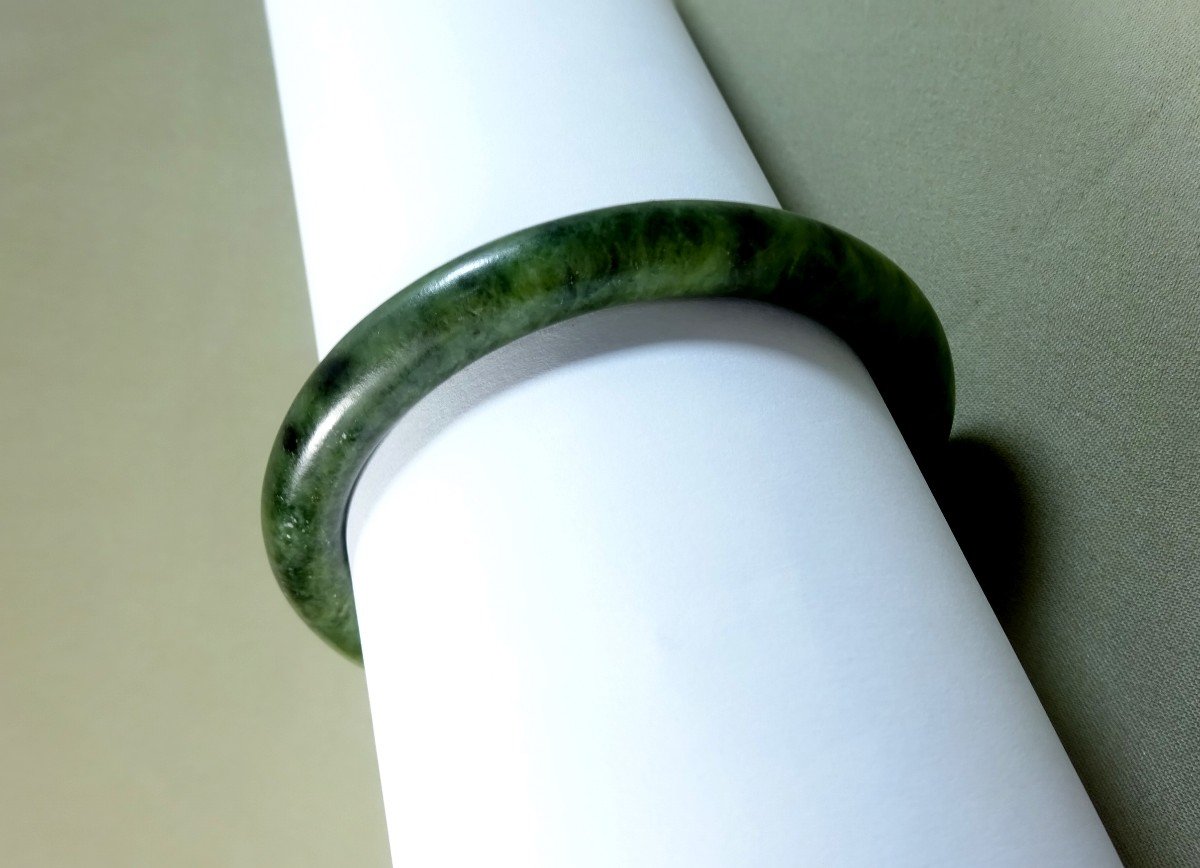 Old Round Section Spinach Green Jade Bracelet, 19th Century-photo-1