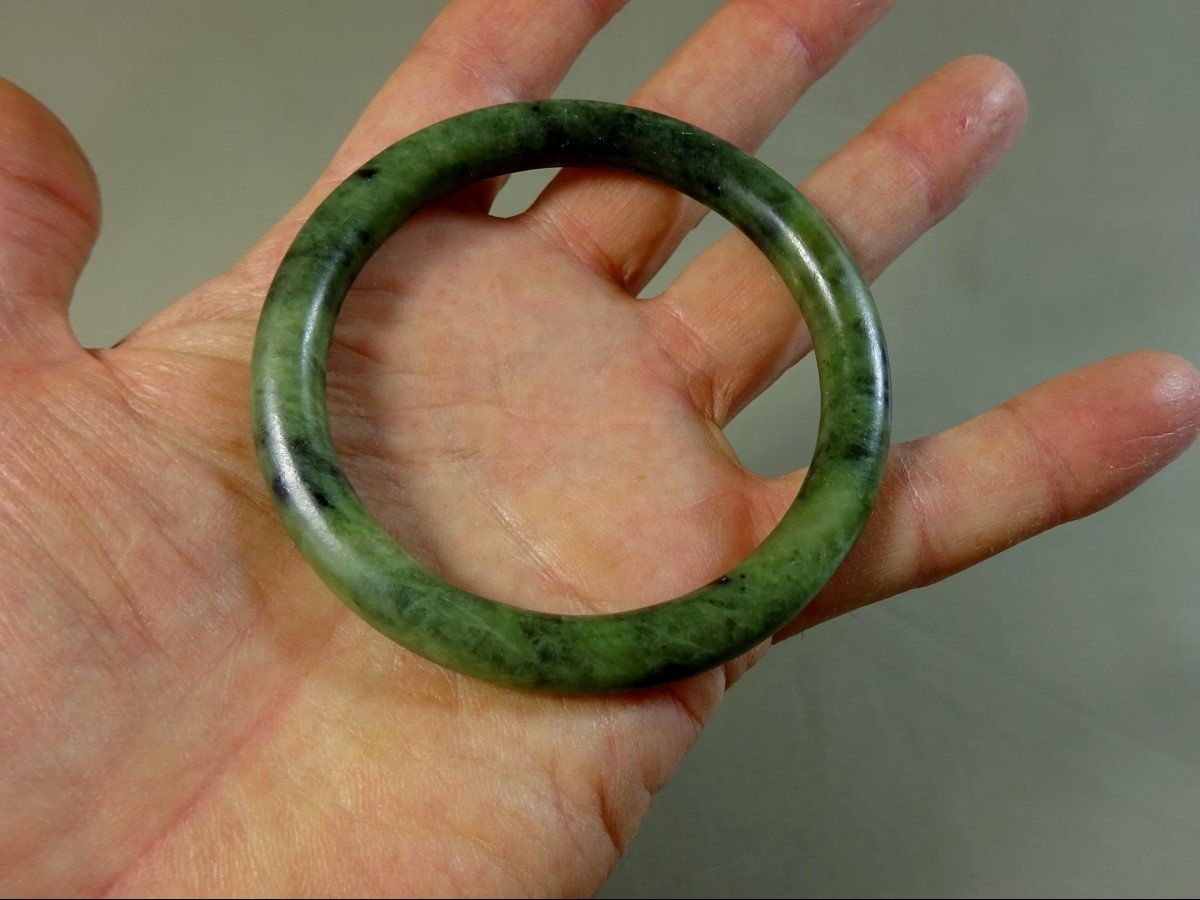Old Round Section Spinach Green Jade Bracelet, 19th Century-photo-3