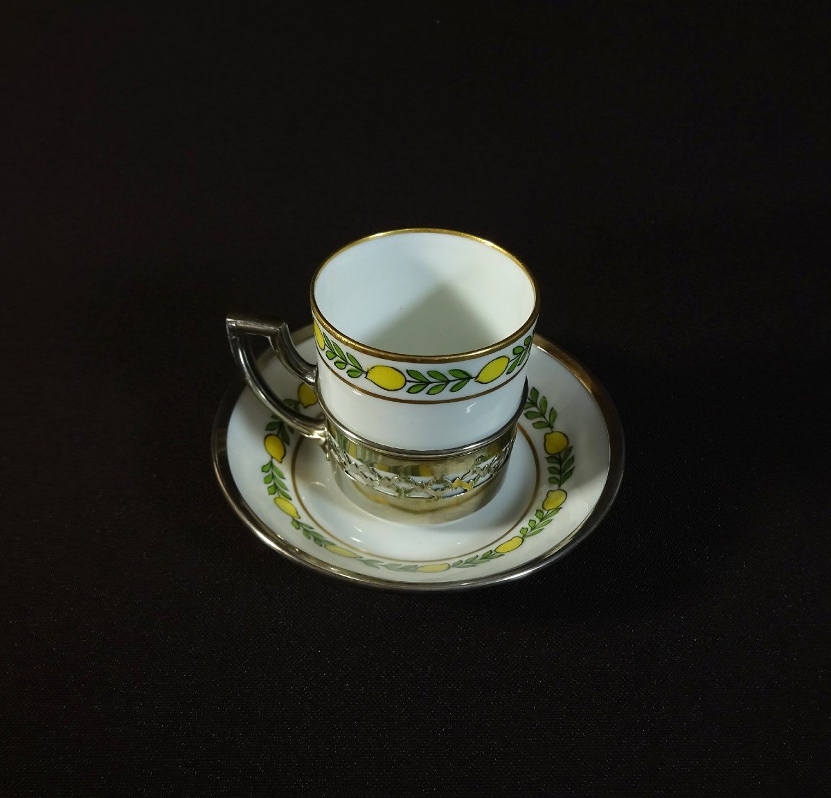 Tasse Litron à Moka en Porcelaine & Monture en Argent, Decor de Citrons,  Marque De Sevres-photo-3