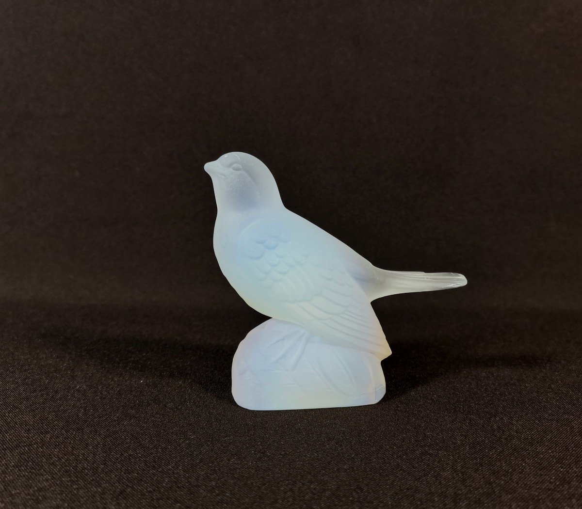 Marius Sabino, Sparrow Bird In Moulded-pressed Opalescent Crystal, Circa 1930, Art Deco Period-photo-3