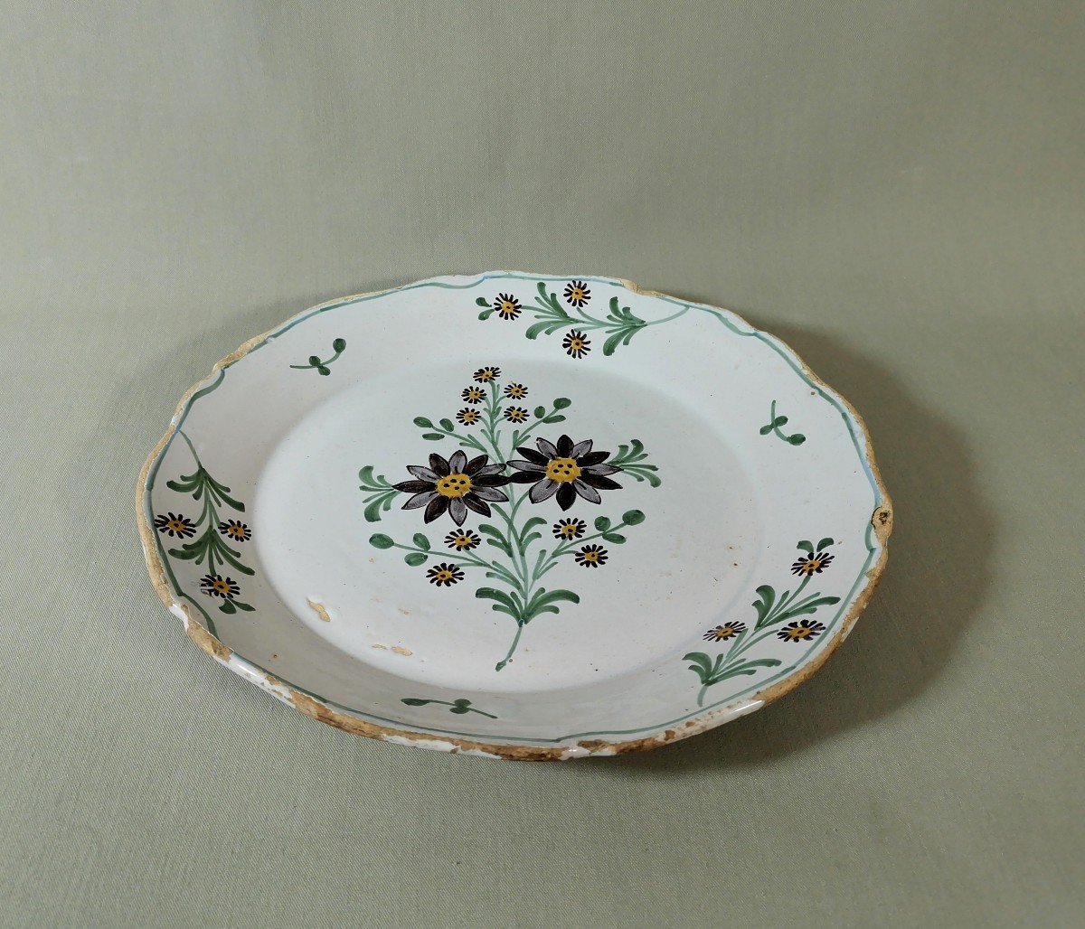 Manufacture De La Rochelle, 18th Century Plate Decorated With Throws Of Flowers And Twigs-photo-3