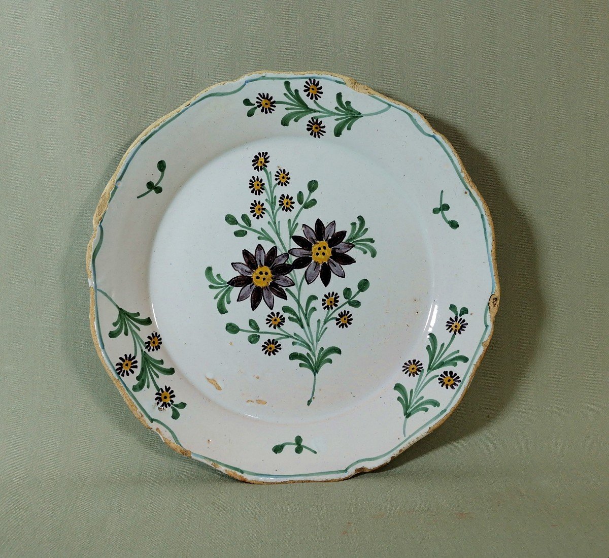 Manufacture De La Rochelle, 18th Century Plate Decorated With Throws Of Flowers And Twigs