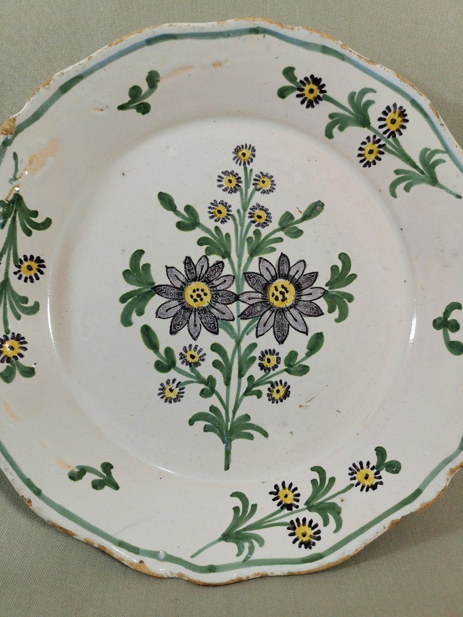 Manufacture De La Rochelle, Assiette Du XVIIIe Si&egrave;cle Au D&eacute;cor De Jet&eacute;s De Fleurs Et Brindilles-photo-2