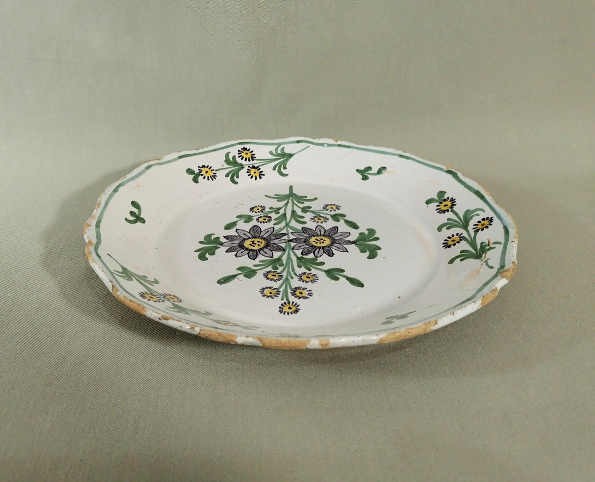 Manufacture De La Rochelle, Assiette Du XVIIIe Si&egrave;cle Au D&eacute;cor De Jet&eacute;s De Fleurs Et Brindilles-photo-2