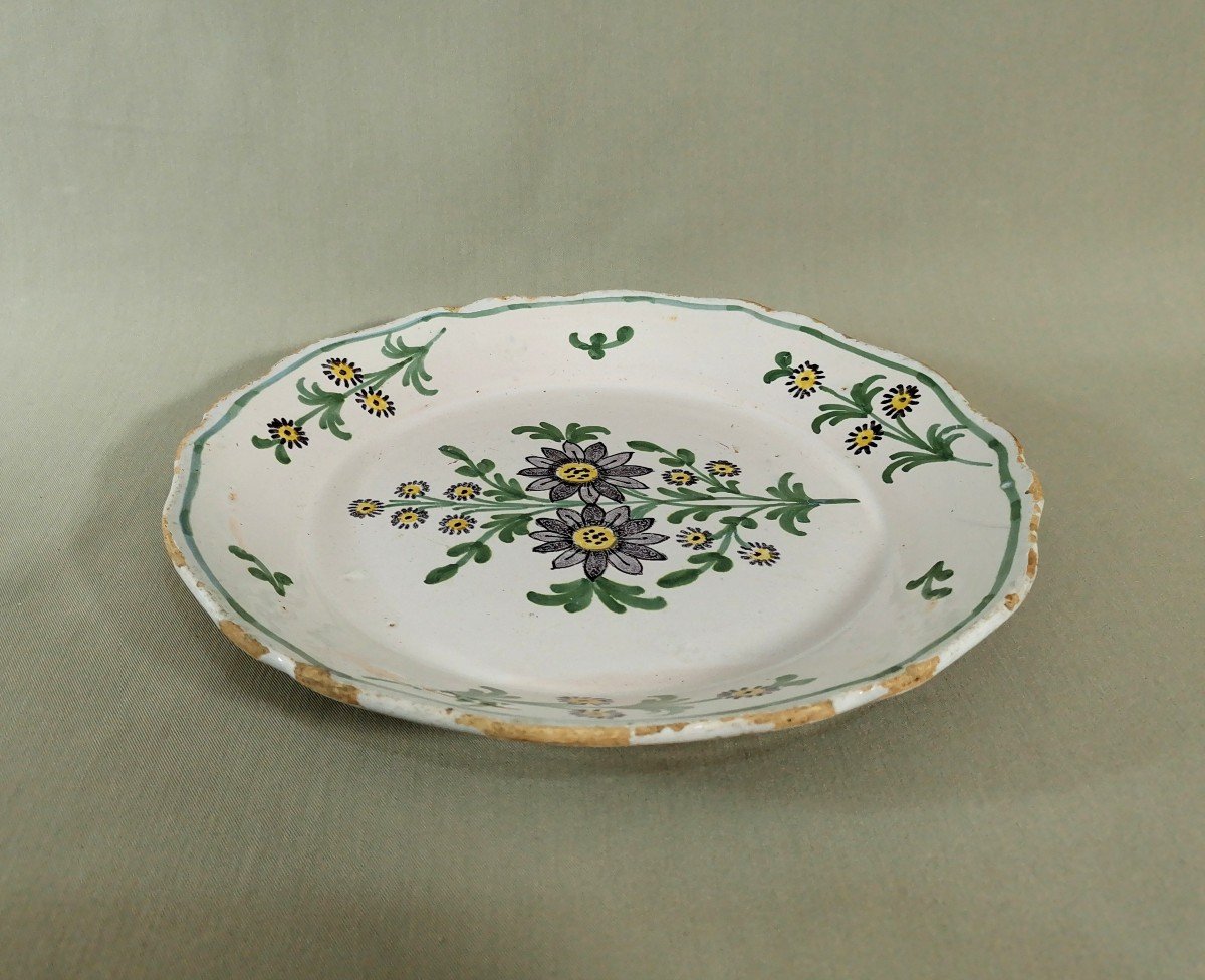 Manufacture De La Rochelle, 18th Century Plate Decorated With Throws Of Flowers And Twigs-photo-3