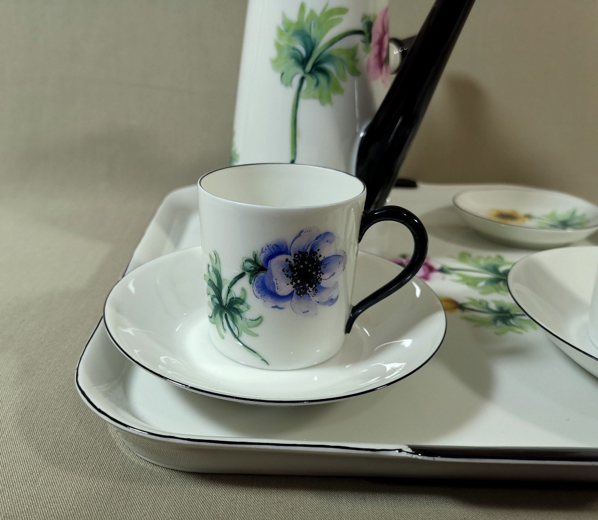 Service T&ecirc;te &agrave; T&ecirc;te &agrave; Caf&eacute; ou Chocolat Ancien, Porcelaine de Limoges, D&eacute;cor Peint  de Fleurs-photo-4