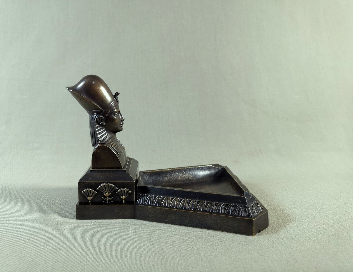 Vide Poche Du XIXe Style Retour d'Egypte Par Le Sculpteur André Sadoux, Buste De Nefertiti